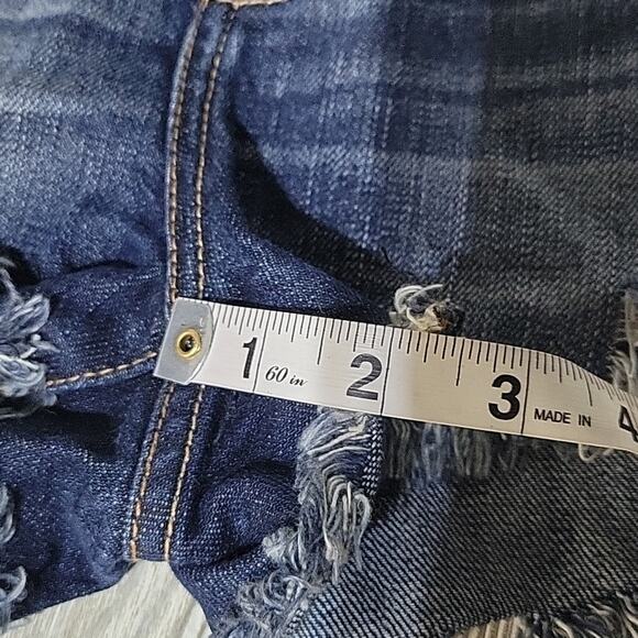 Abercrombie & Fitch Raw Hem Denim Jean Shorts Womens Size 6 Waist 28 - Picture 9 of 9